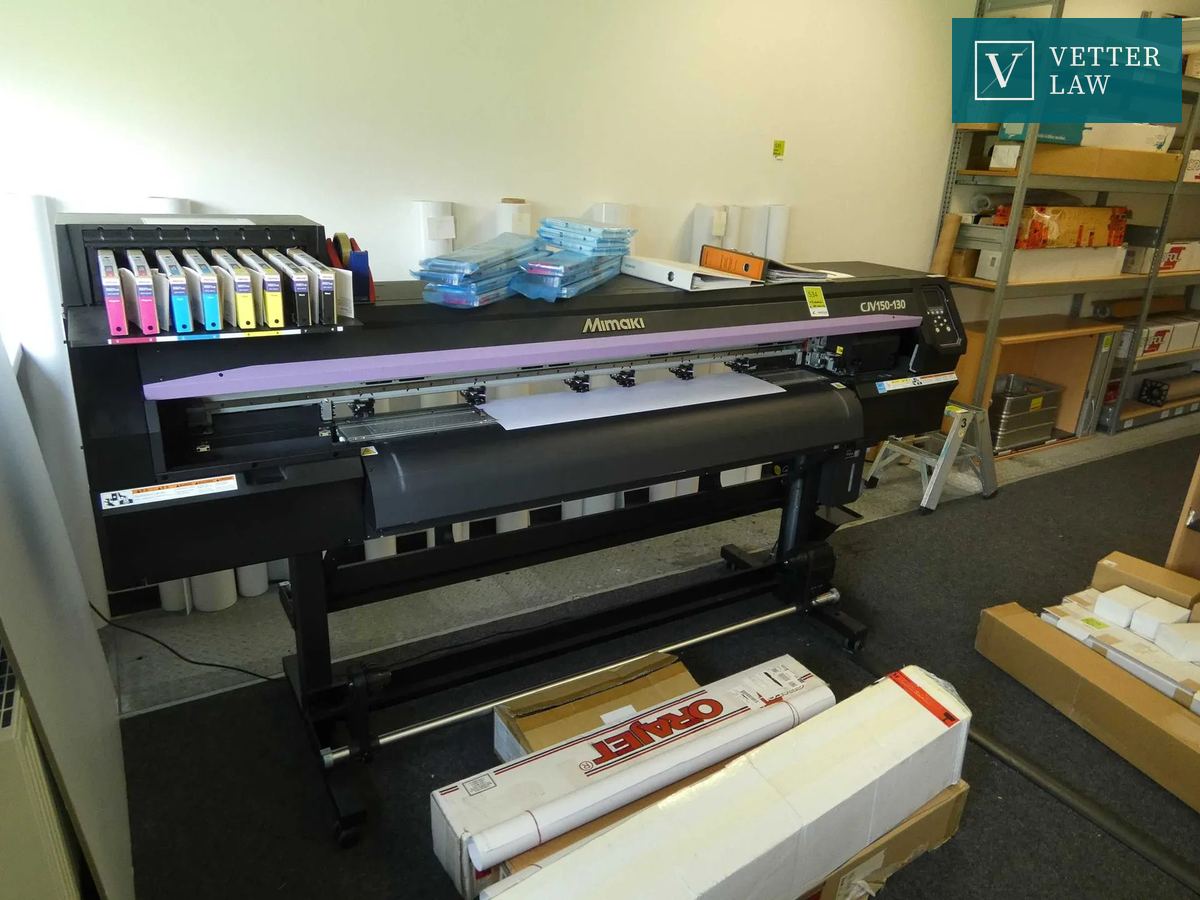 Mimaki Eco-Solvent-Tintenstrahldrucker + Zubehör – Typ: CJV150-130, Maße in cm ca. 260 x 60 x 123 – Bild 1